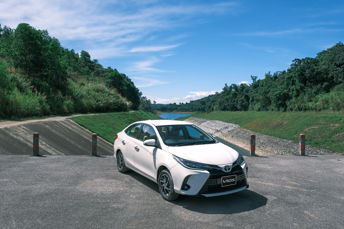 Toyota Việt Nam và hệ thống đại lý hỗ trợ lệ phí trước bạ lên đến 30 triệu đồng cho khách hàng mua xe Vios.