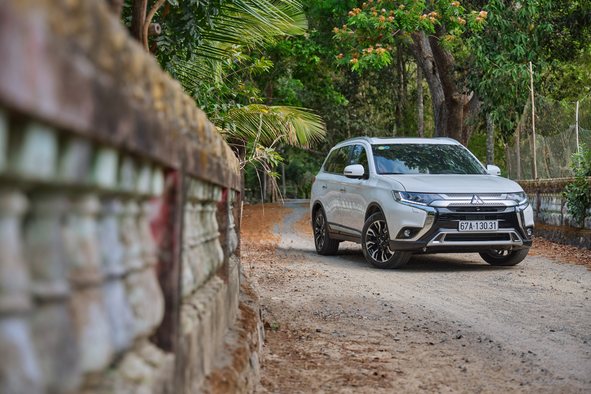 Ngoài chương trình ưu đãi trên, MMV tiếp tục tổ chức&nbsp;chương trình lái thử, dịch vụ lưu động 1