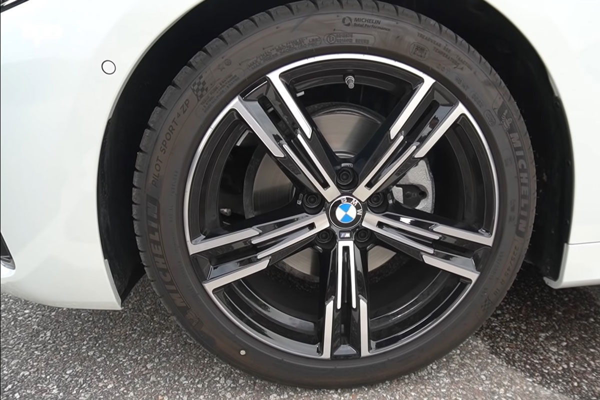 "Bóc tách" thực tế BMW 430i Convertible 2021: Chiếc xe với "lỗ mũi" khủng lồ sắp về Việt Nam a5