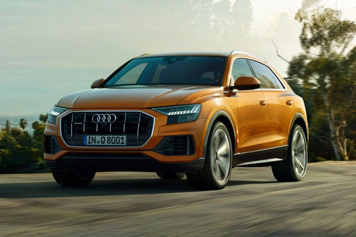 đầu xe Audi Q8 2021.