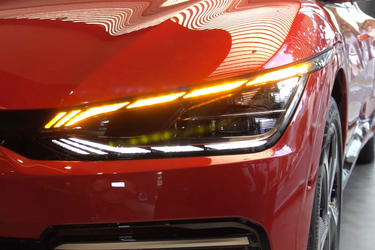 Đây là ô tô điện Kia EV6 ngoài đời thực, có nét giống Lamborghini Urus a3