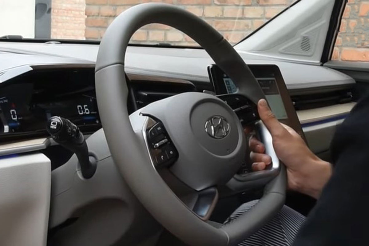 "Bóc tem" Hyundai Custo 2022: Tucson bản MPV có nội thất như xe Tesla a8