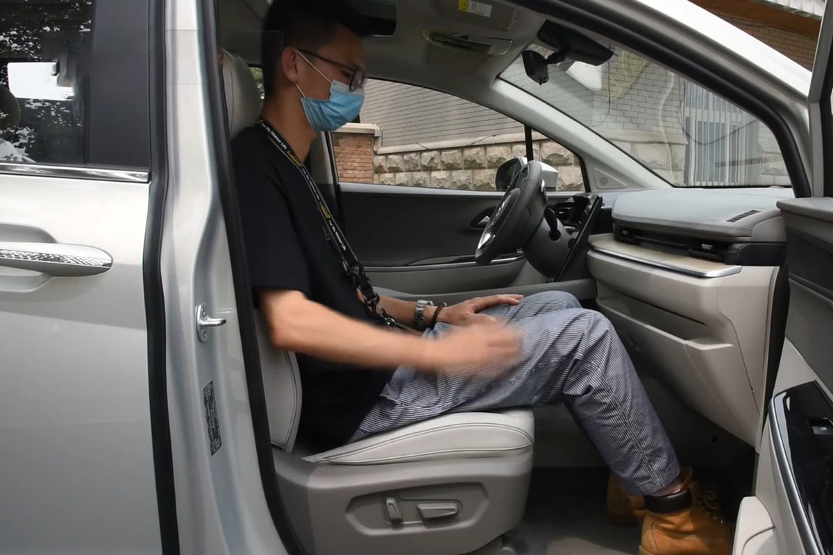 "Bóc tem" Hyundai Custo 2022: Tucson bản MPV có nội thất như xe Tesla a12