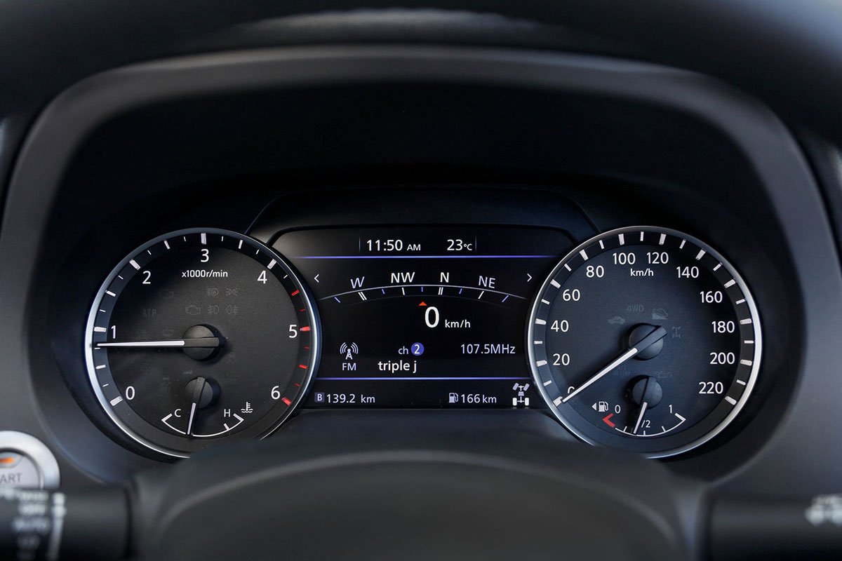 đồng hồ Nissan Navara .