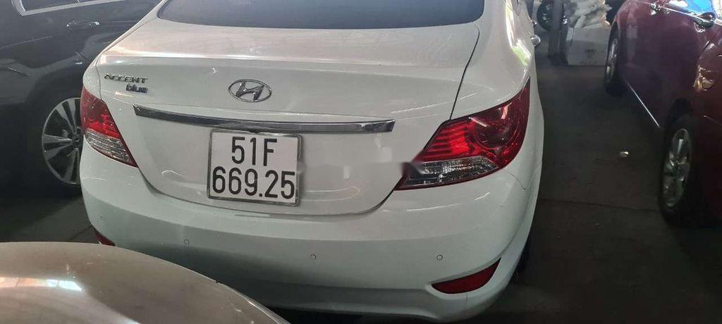 Bán Hyundai Accent 2013, màu trắng còn mới