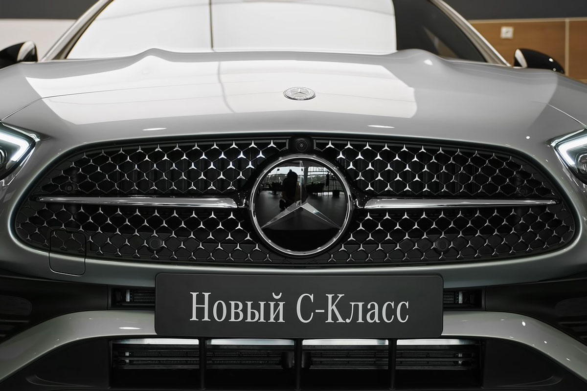 Mercedes-Benz C 300 AMG 2022 lộ diện thực tế: Đại lý Việt Nam nhận cọc, hẹn giao xe cuối năm 4 Mercedes-Benz C 300 AMG 2022 lộ diện thực tế: Đại lý Việt Nam nhận cọc, hẹn giao xe cuối năm a4