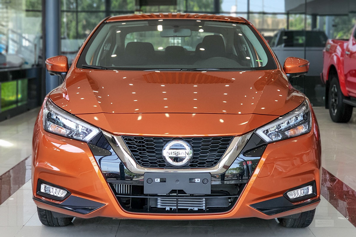 Đầu xe Nissan Almera 2021.