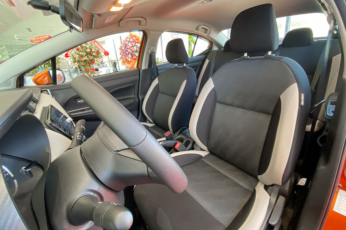 Ghế ngồi dạng Nỉ của Nissan Almera 2021.