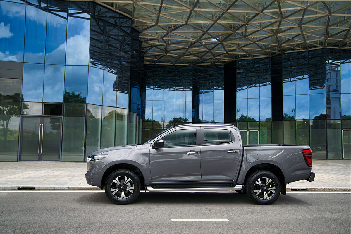 Mazda BT-50 hoàn toàn mới.