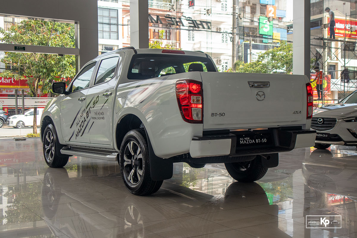 Ảnh Đuôi xe Mazda BT-50 2021