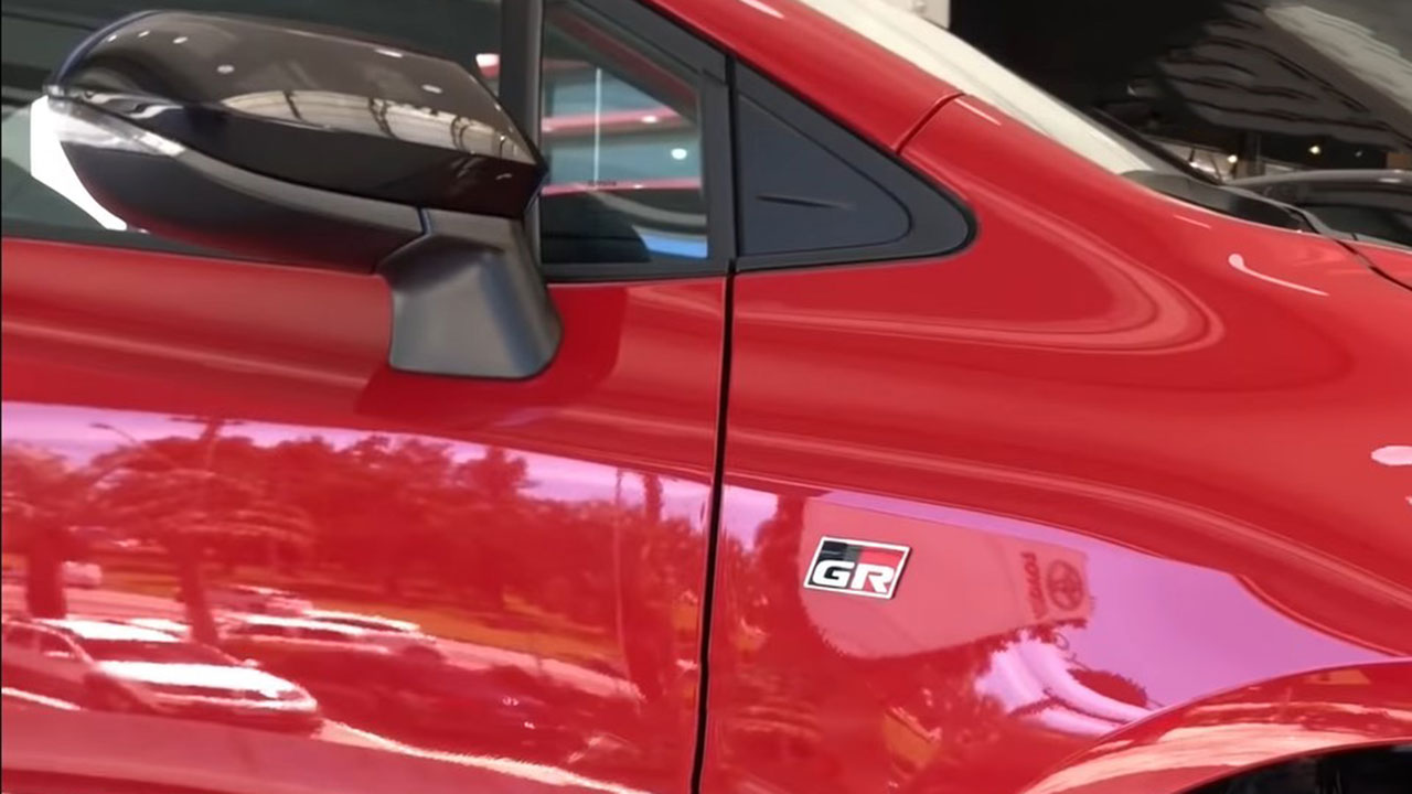 Diện kiến Toyota Corolla Altis GR Sport 2021 tại đại lý a4