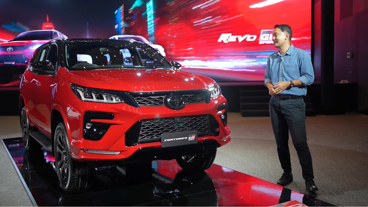 Bóc tem thực tế Toyota Fortuner GR Sport 2021 vừa ra mắt a2