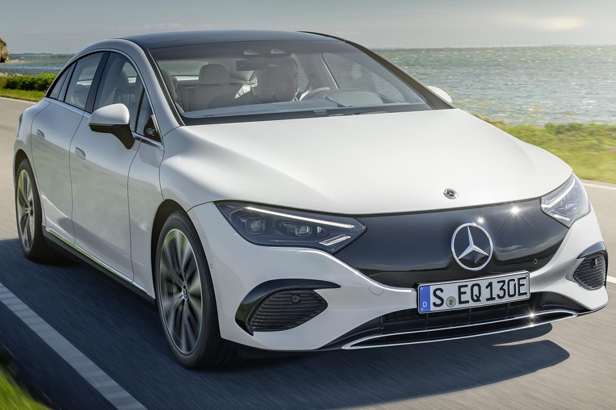 Mercedes-Benz EQE trắng mặt trước Mercedes-Benz EQE trắng mặt trước 1