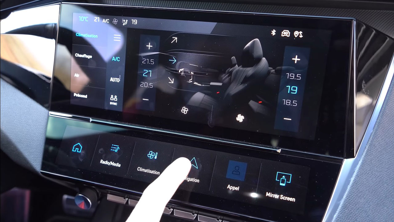 Bóc tách thực tế Peugeot 308 2022 Trong sang, ngoài xịn khiến Mazda 3 phải lo lắng 11 Bóc tách thực tế Peugeot 308 2022 Trong sang, ngoài xịn khiến Mazda 3 phải lo lắng a11