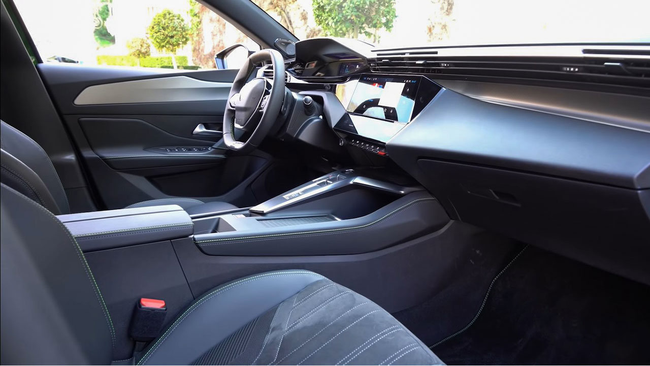 Bóc tách thực tế Peugeot 308 2022 Trong sang, ngoài xịn khiến Mazda 3 phải lo lắng 16 Bóc tách thực tế Peugeot 308 2022 Trong sang, ngoài xịn khiến Mazda 3 phải lo lắng a16