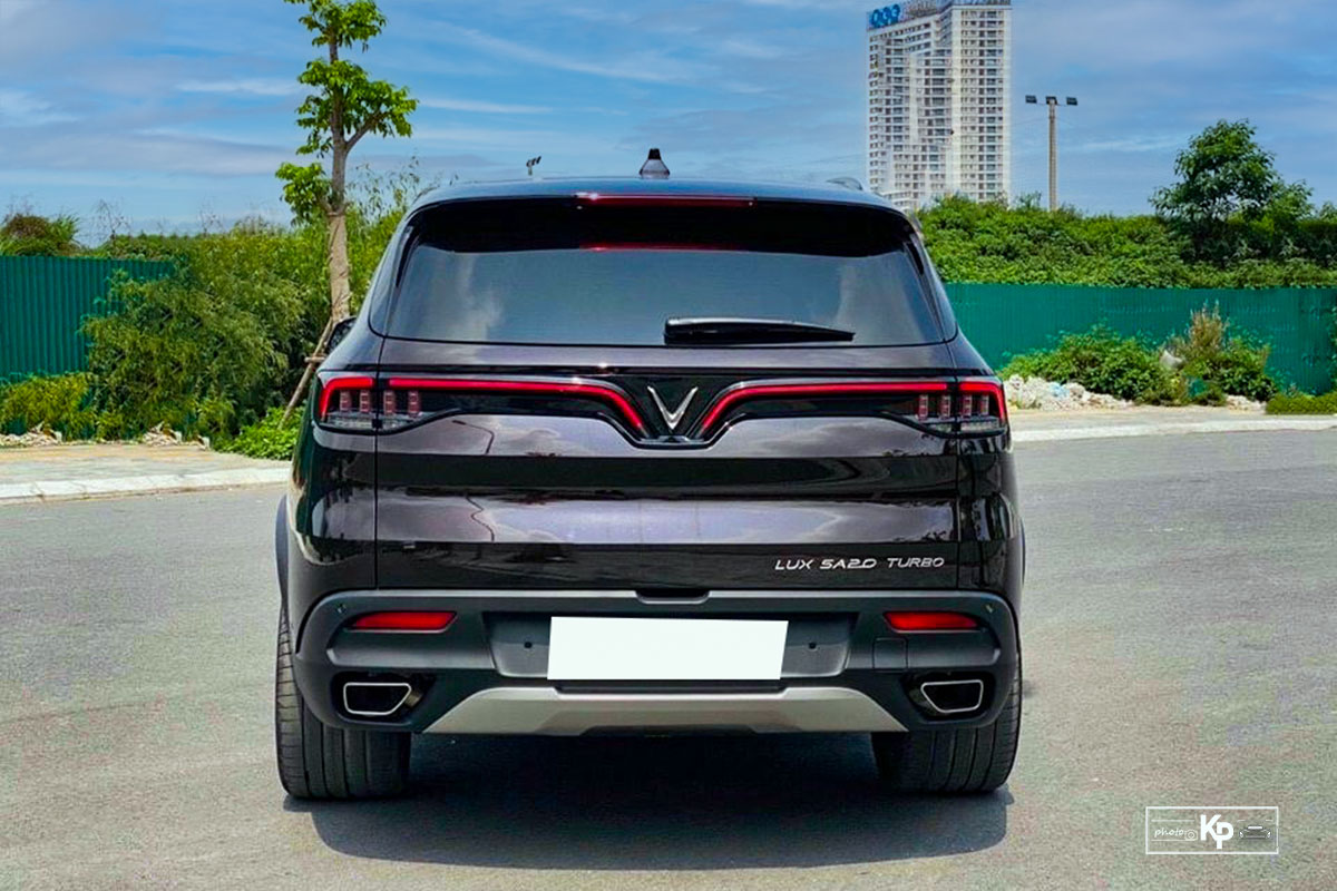 Lương tháng bao nhiêu có thể nuôi được VinFast Lux SA2.0 tại Việt Nam a5