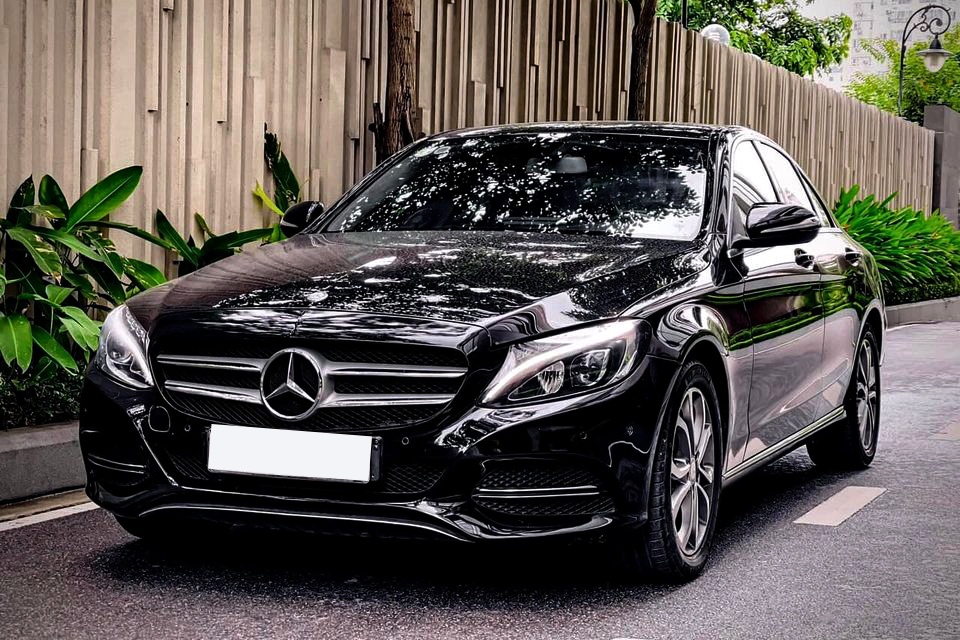 Tầm giá 900 triệu mua Mercedes C200 2015 hay VinFast Lux A20 2021 tiêu  chuẩn  Otocomvn