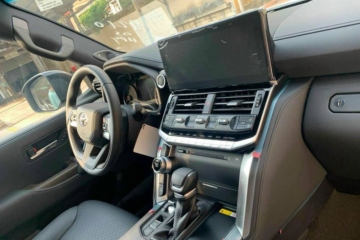 Nội thất xe Toyota Land Cruiser 2022,