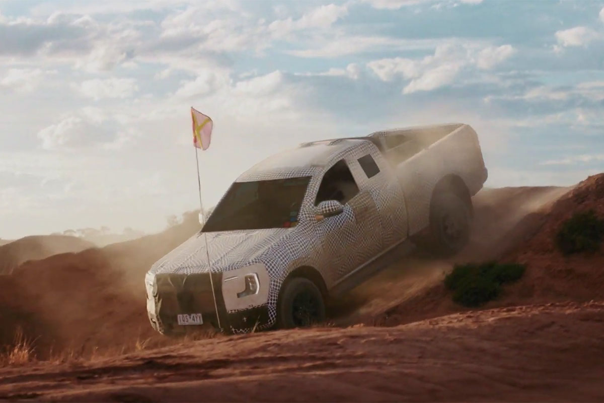 Ford Ranger với địa hình cát