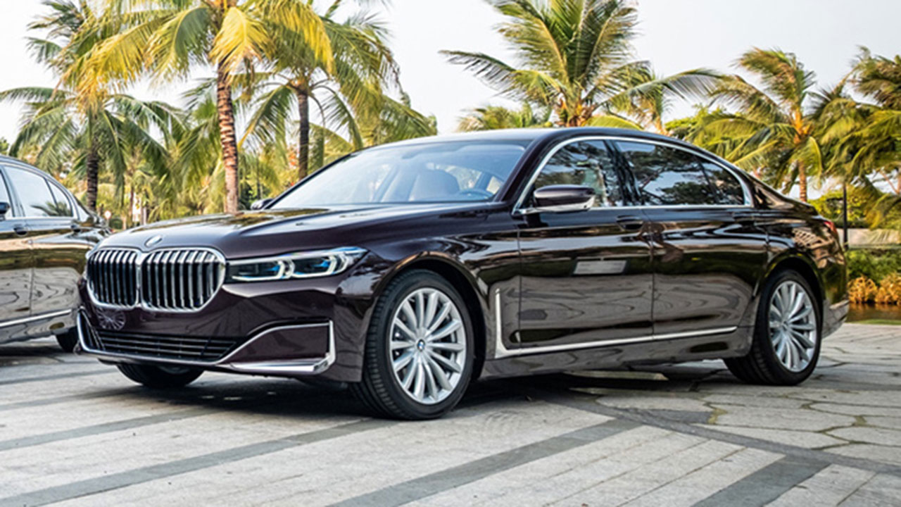 BMW 7Series tại Việt Nam giảm giá gần 2 tỷ đồng