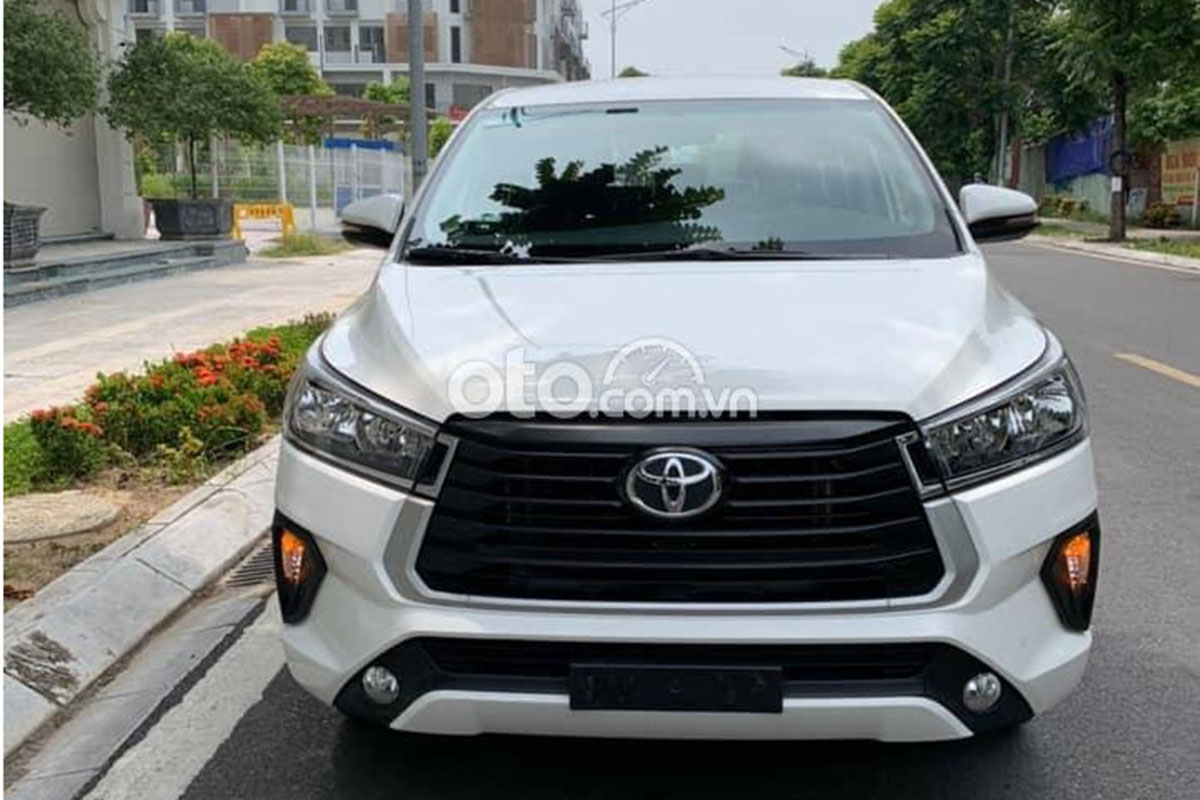 Chạy gần 1 năm, Toyota Innova có giá rẻ bất ngờ a2