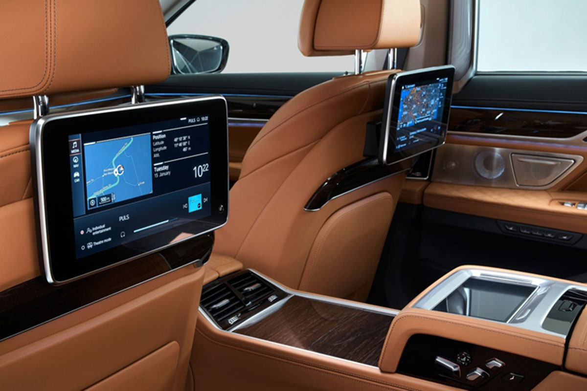 màn hình ghế sau xe BMW 740Li.