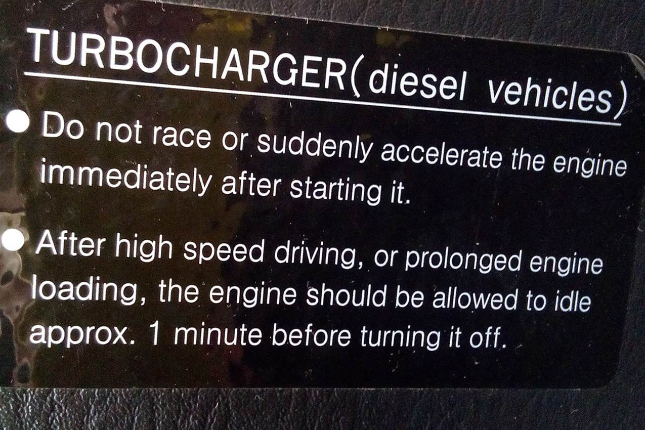 Khuyến cáo của Ford, người dùng nên để vòng tua máy về Mo rồi tắt máy.
