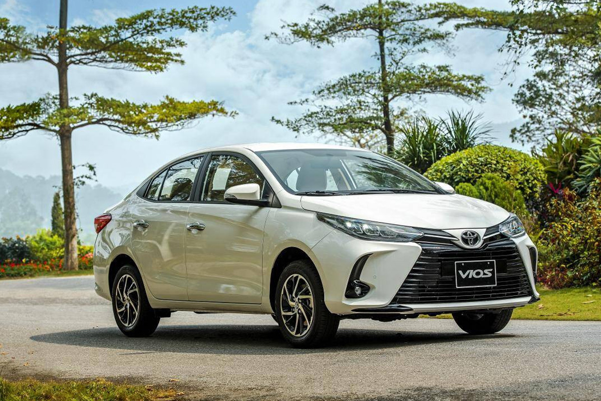 mua xe Toyota Vios trong tháng 10/2021 sẽ được hỗ trợ một phần lệ phí trước bạ và tặng camera hành trình.