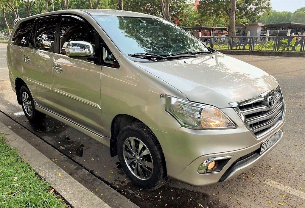 Cần bán xe Toyota Innova năm sản xuất 2015, 378 triệu