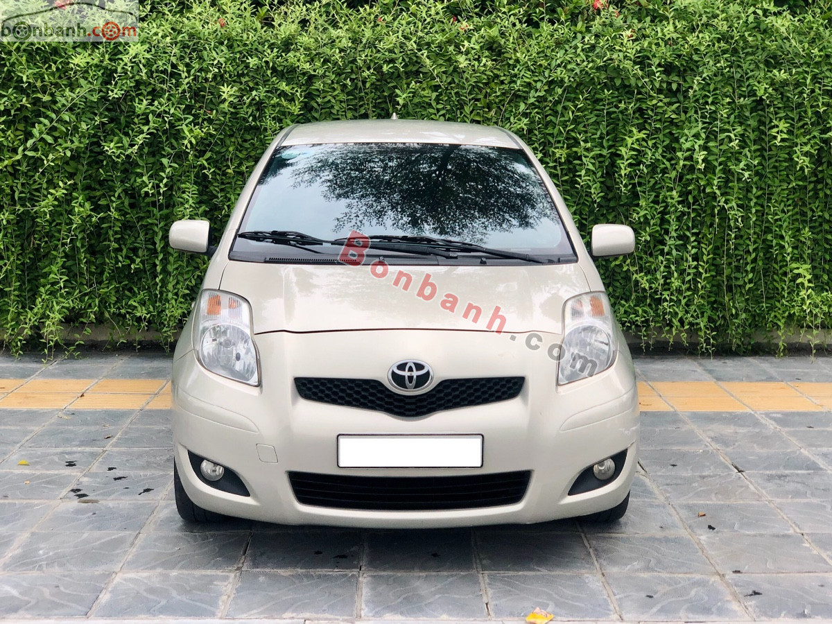 Cần bán lại xe Toyota Yaris 1.3G sản xuất 2011, màu xám, xe nhập còn mới