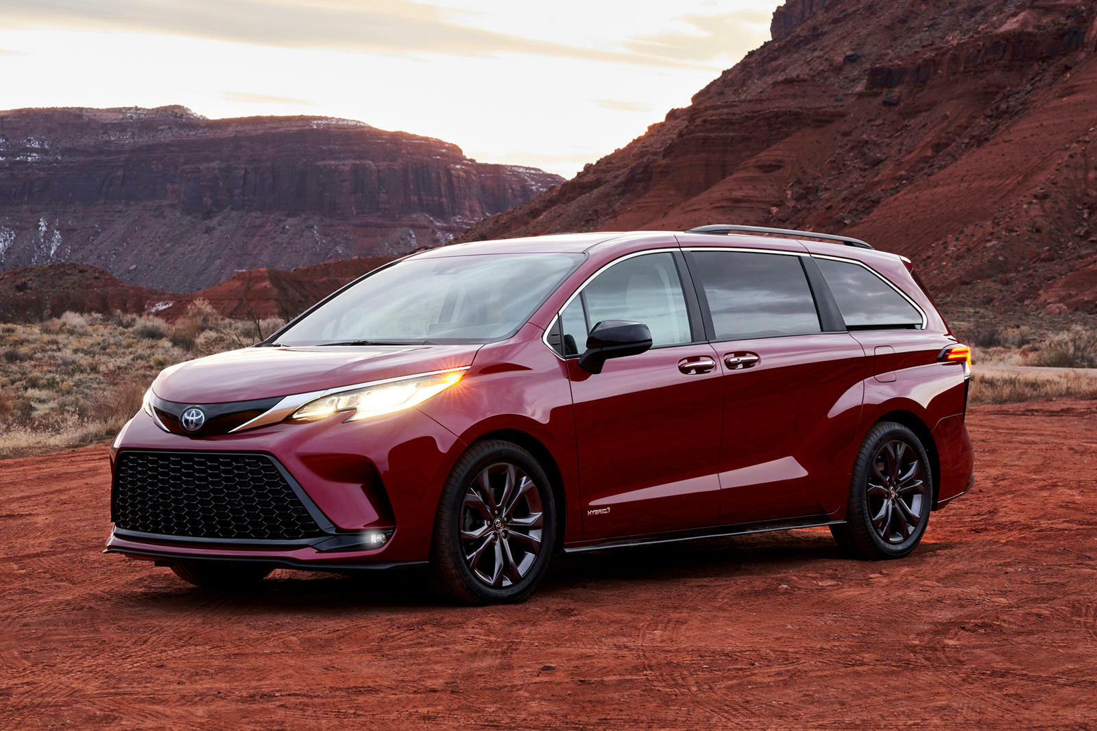 2024 Toyota Sienna Hybrid Awd Price Cissy Idaline