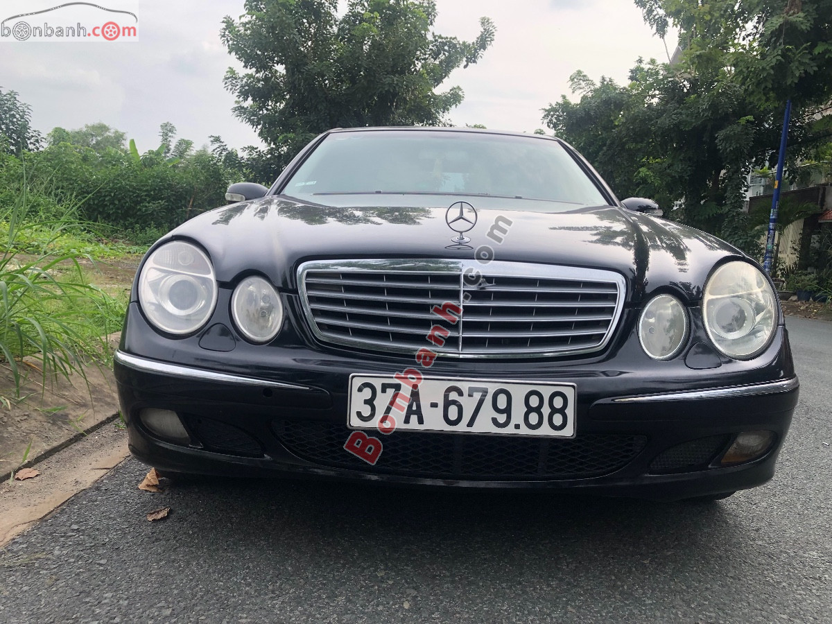 Cần bán Mercedes năm 2004, màu đen còn mới, 238tr