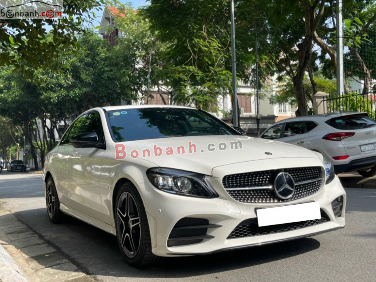 Cần bán lại xe Mercedes đời 2019, màu trắng còn mới