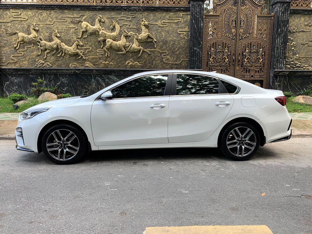 Cần bán xe Kia Cerato 2.0 AT 2019, màu trắng  