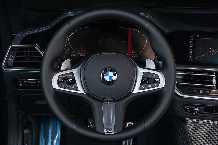 vô lăng xe BMW 430i Convertible 2021.