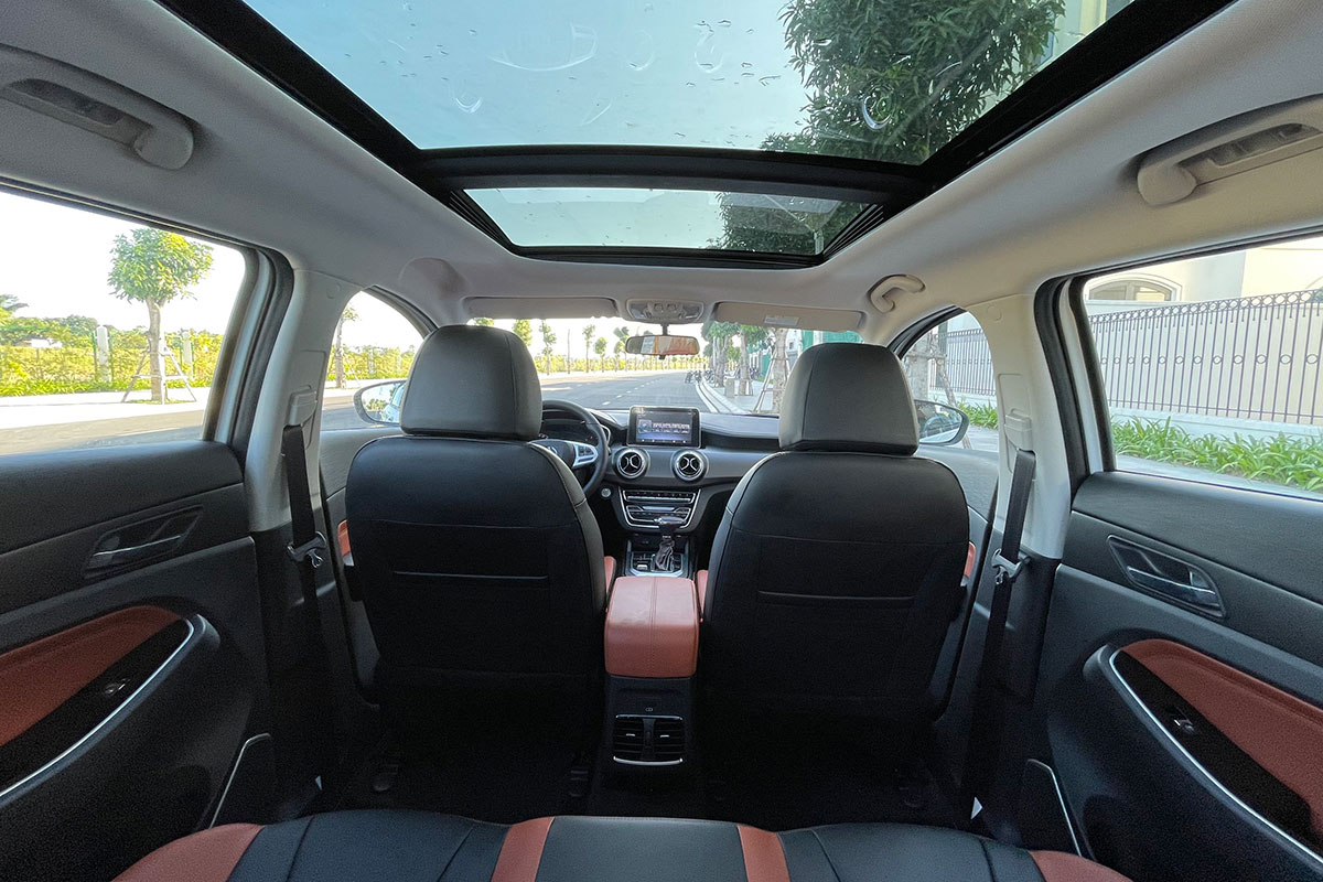 cửa sổ trời xe BAIC X55.