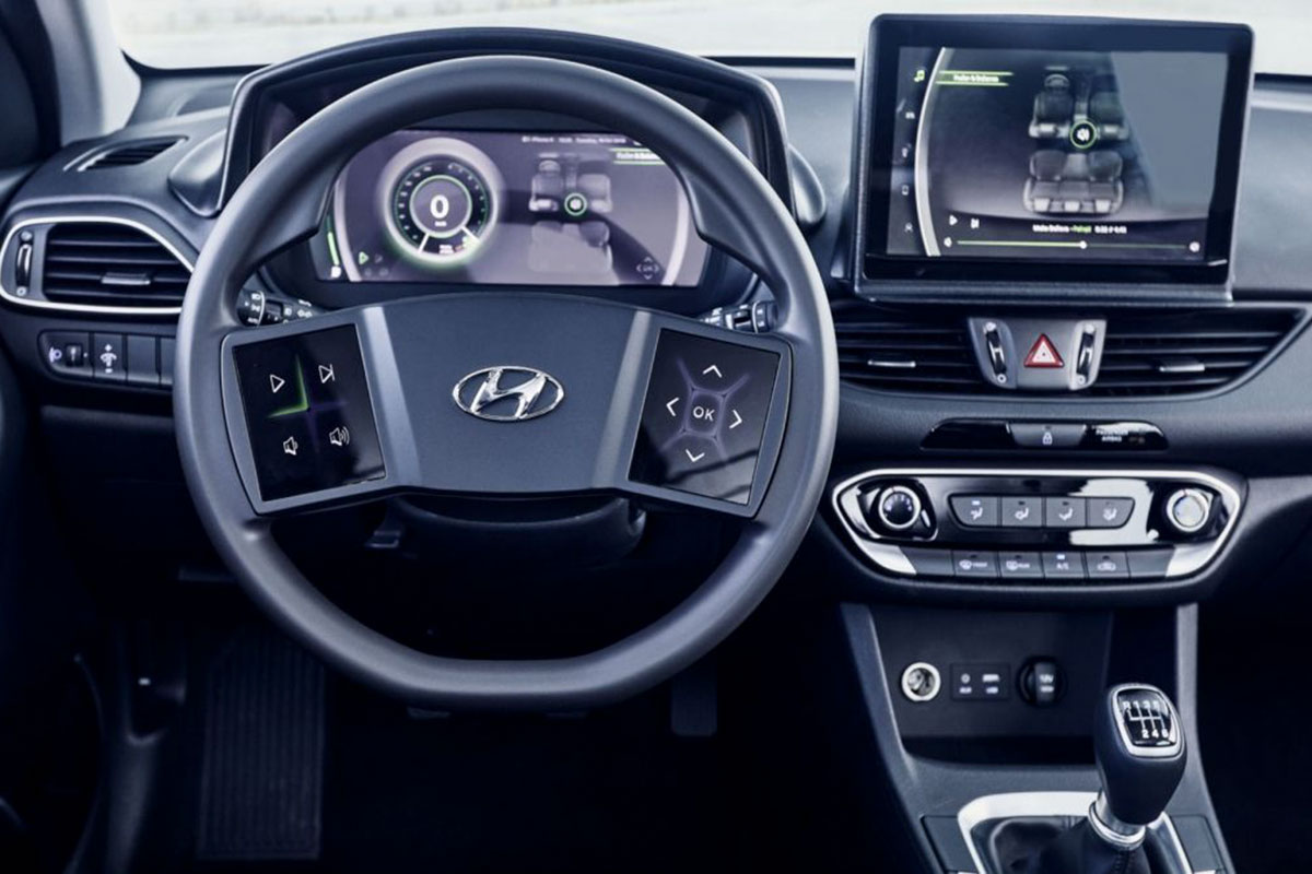 Ý tưởng màn hình trên vô lăng đã được Hyundai thử nghiệm trước đó.