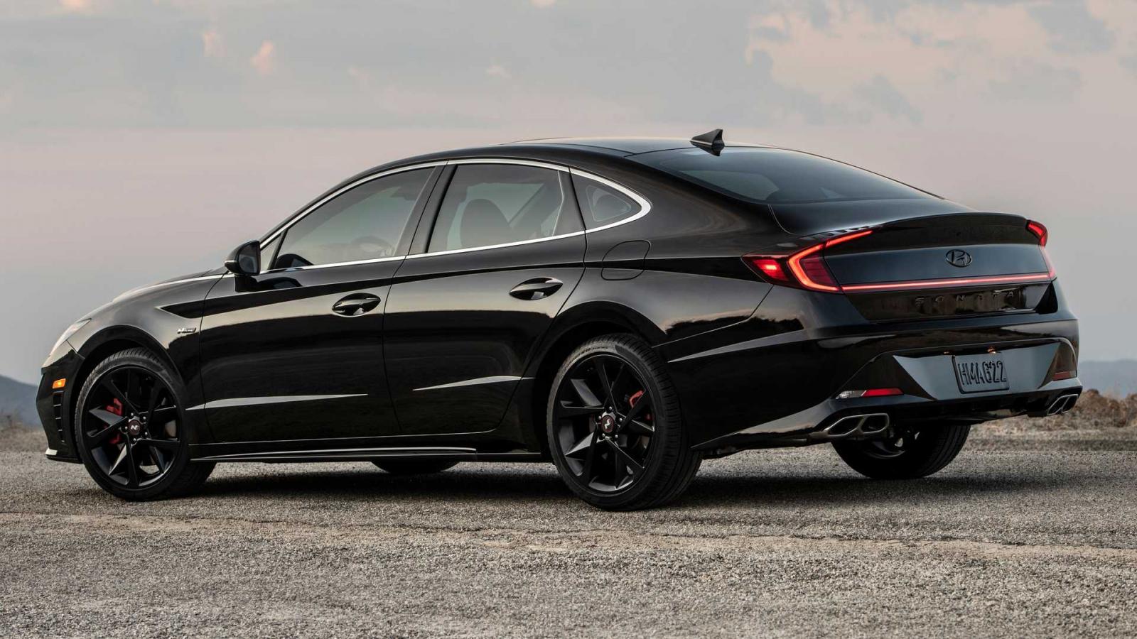 Phía sau Hyundai Sonata N-Line Night Edition 2022 Phía sau Hyundai Sonata N-Line Night Edition 2022.