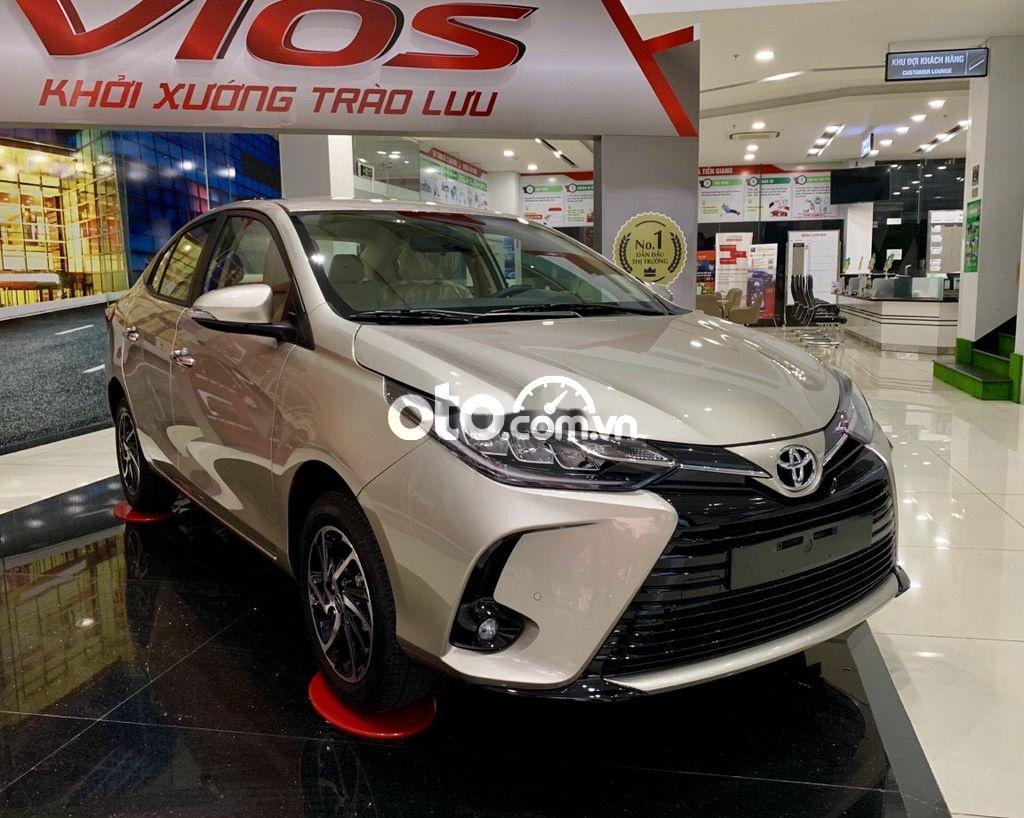 Bán Toyota Vios năm sản xuất 2021, màu bạc, giá tốt