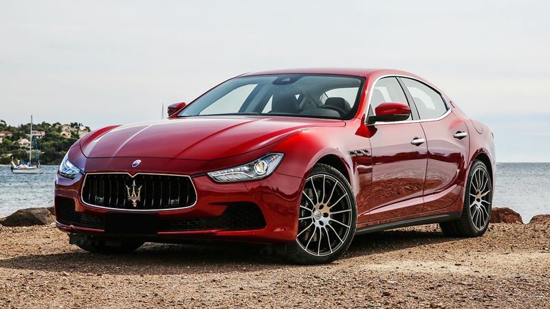  Maserati Ghibli sở hữu ngoại hình sang trọng, đậm chất thể thao.