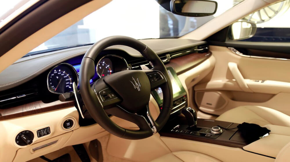 nội thất Maserati Quattroporte.