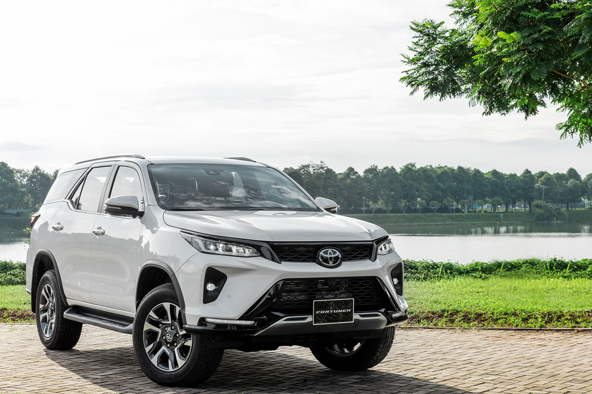 Fortuner Legender cũng được ưu đãi trong tháng 10 Fortuner Legender cũng được ưu đãi trong tháng 10.