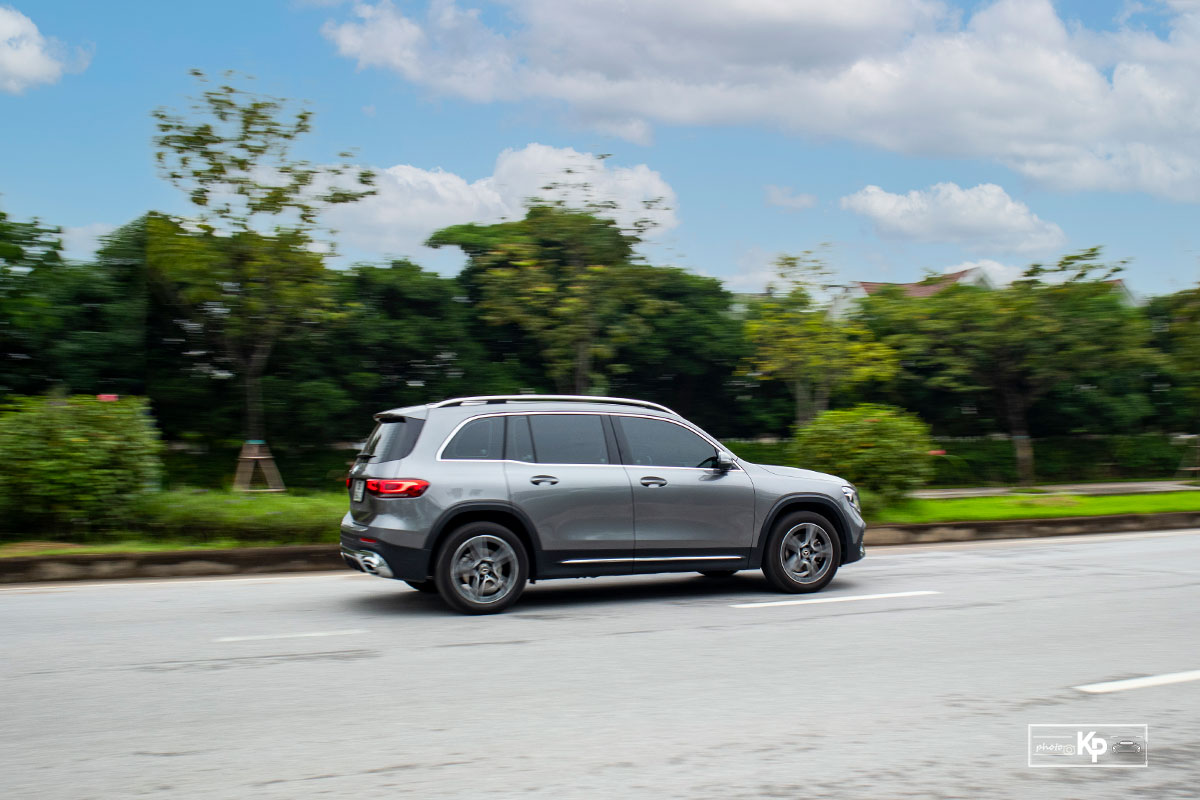 Ảnh Vận hành xe Mercedes-Benz GLB 200 AMG 2021