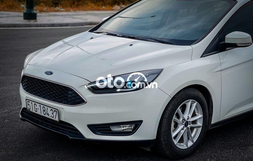 Bán Ford Focus sản xuất 2018, màu trắng còn mới, 495 triệu