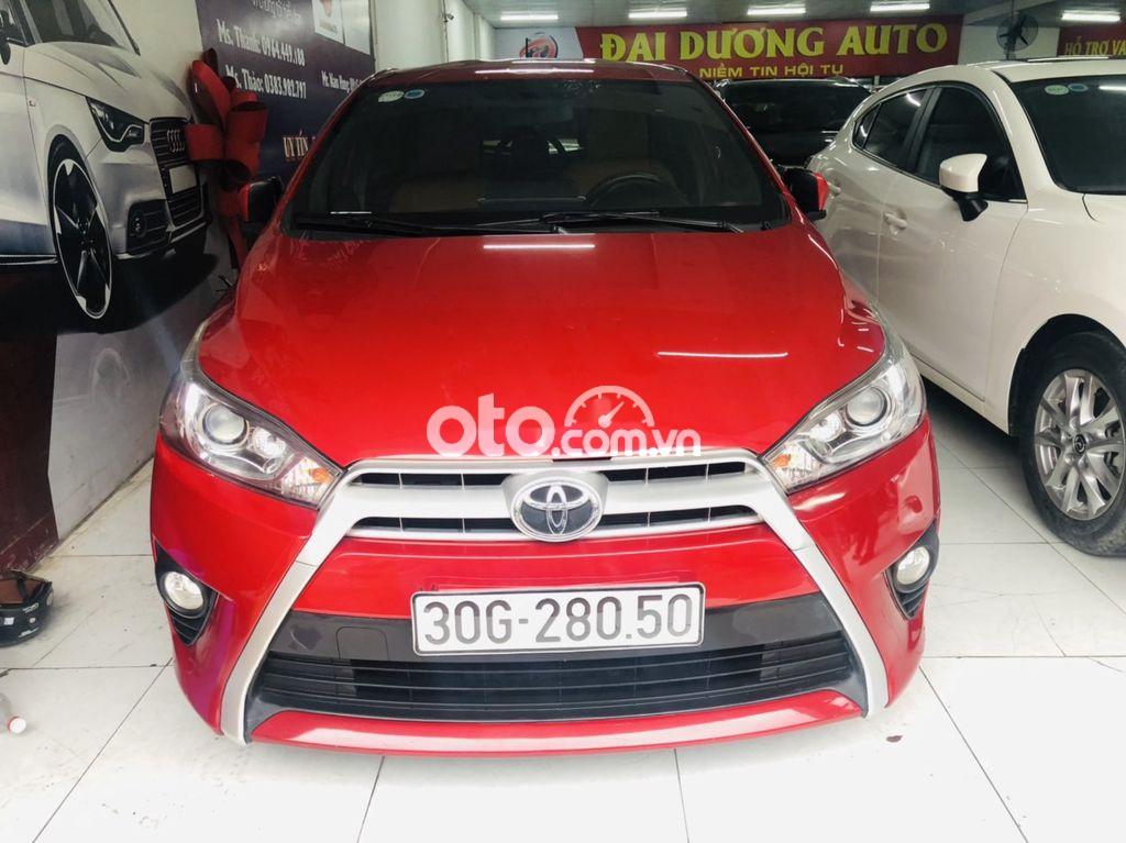 Cần bán Toyota Yaris năm 2015, màu đỏ còn mới