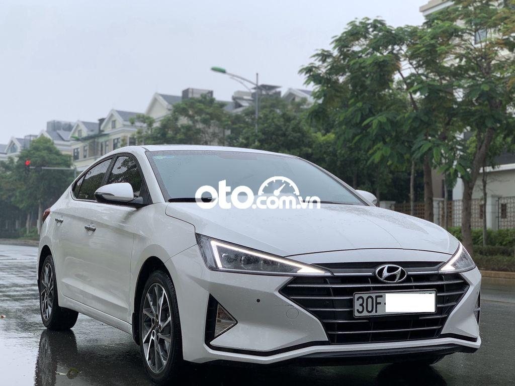 Bán Hyundai Elantra sản xuất năm 2019, màu trắng còn mới