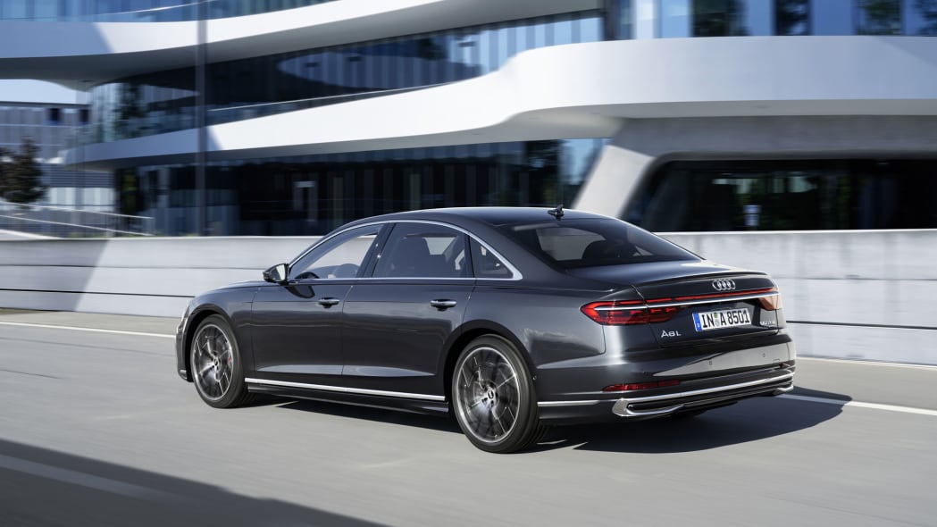 Đuôi xe Audi A8 2022.