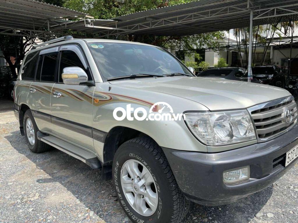 Bán Toyota Land Cruiser đời 2006, màu bạc còn mới