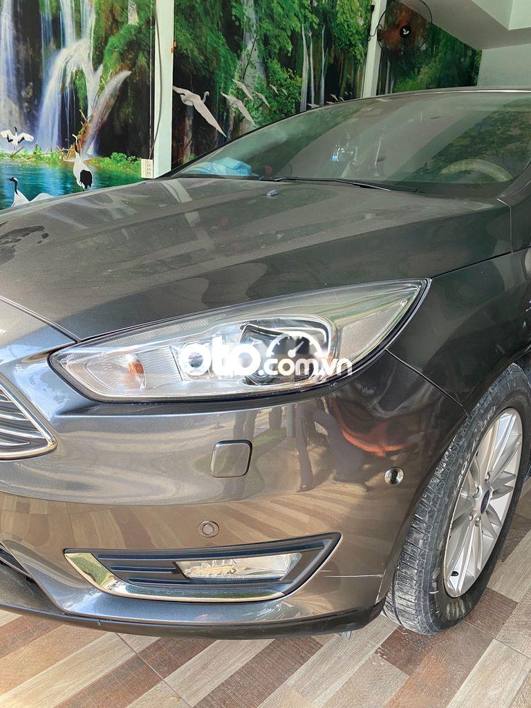 Bán Ford Focus sản xuất năm 2018, màu xám còn mới