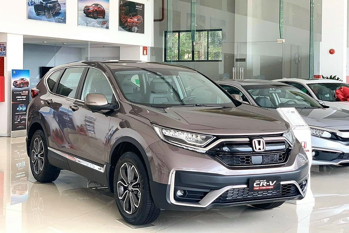 Honda CR-V tiếp tục ưu đãi tới 200 triệu tại đại lý.